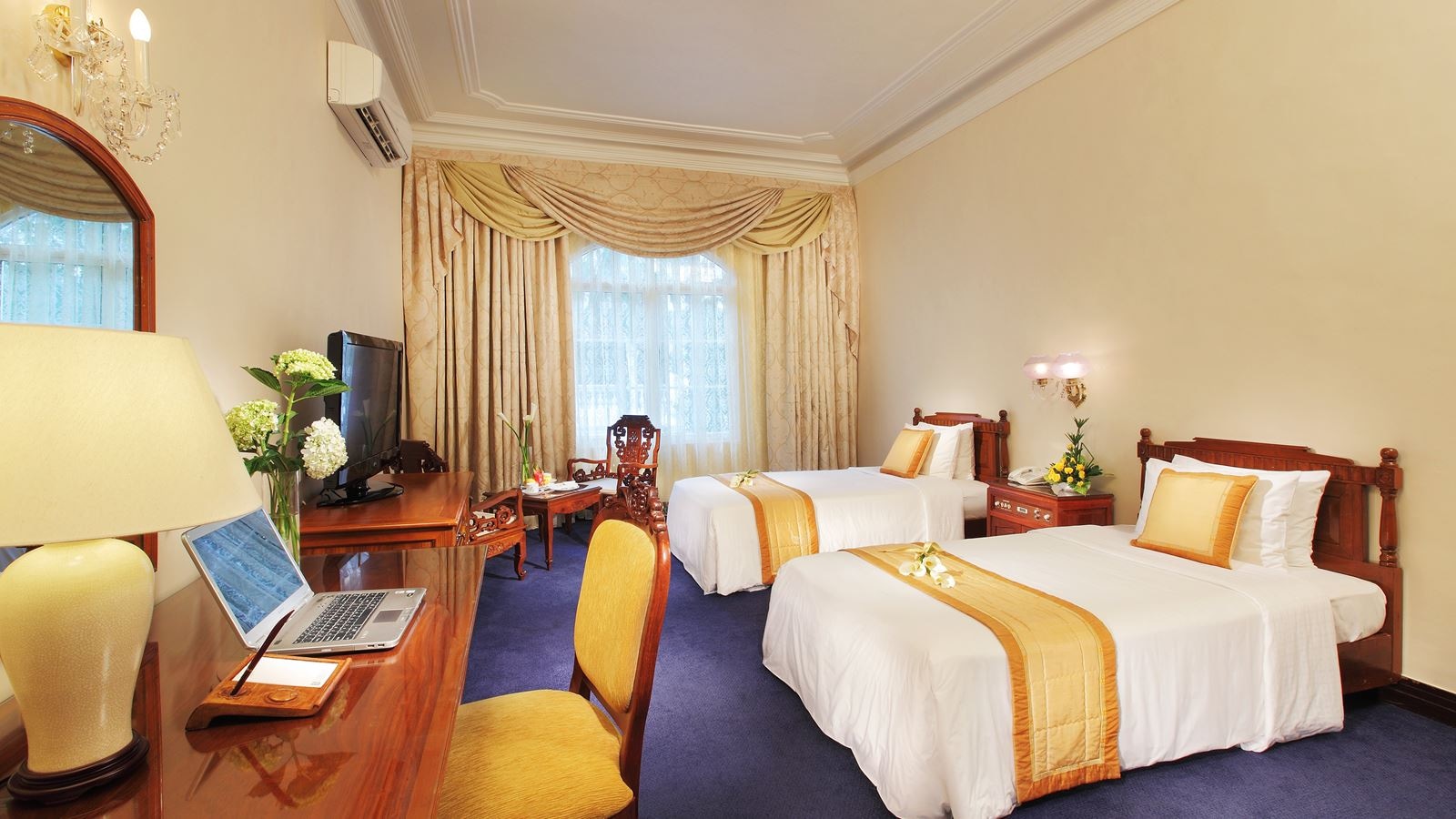 rooms-room-deluxe-city-view