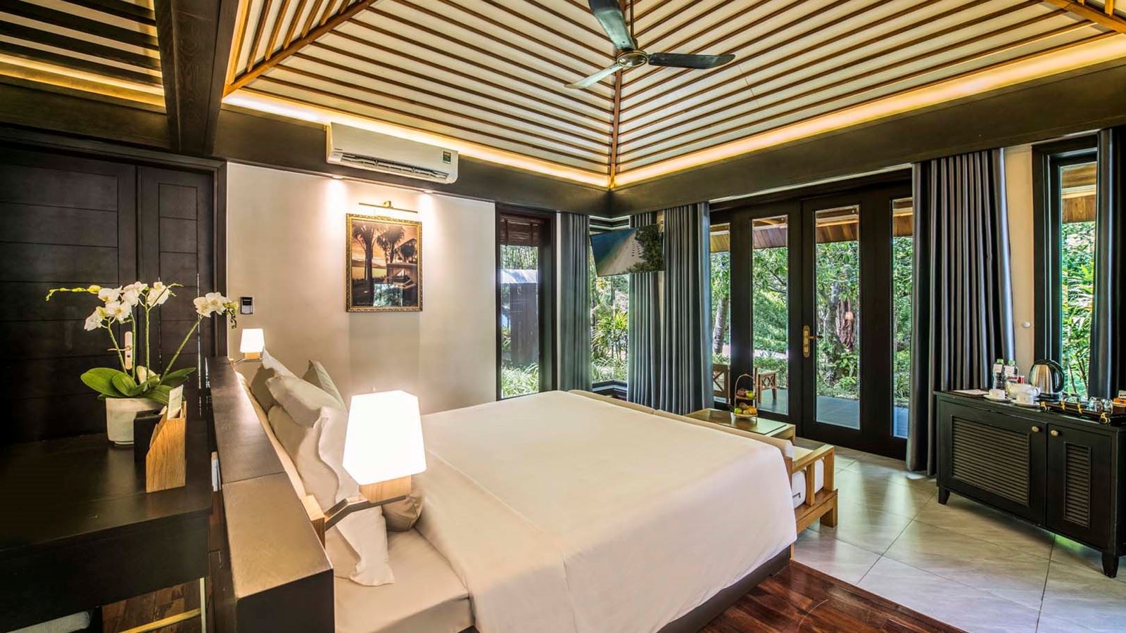 rooms-deluxe-bungalow-garden-view