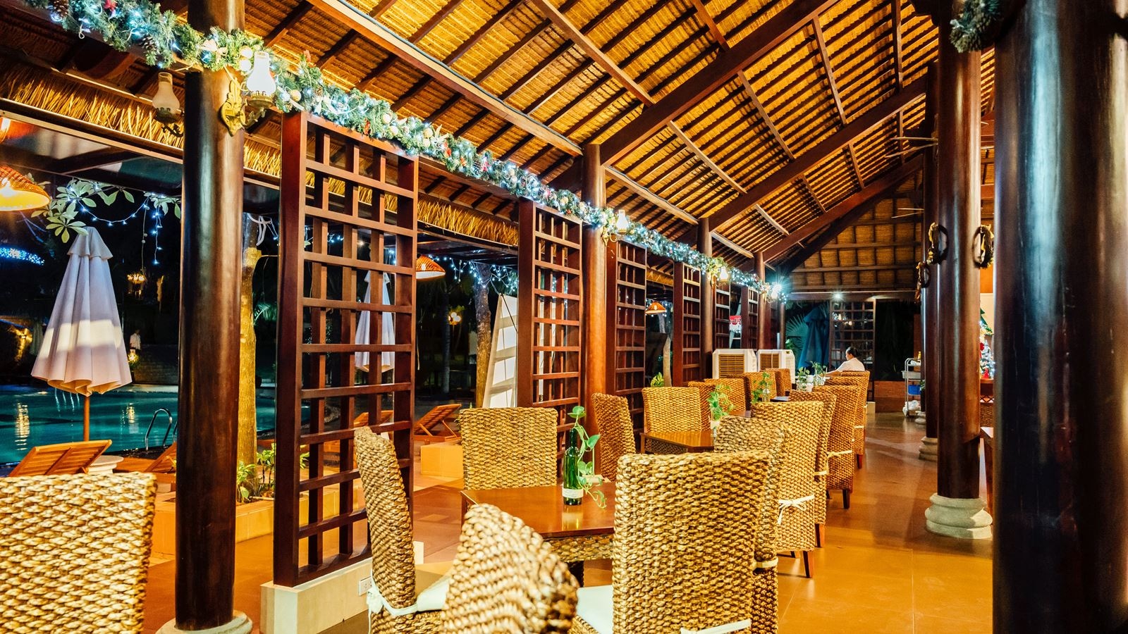 restaurants-lotus-restaurant