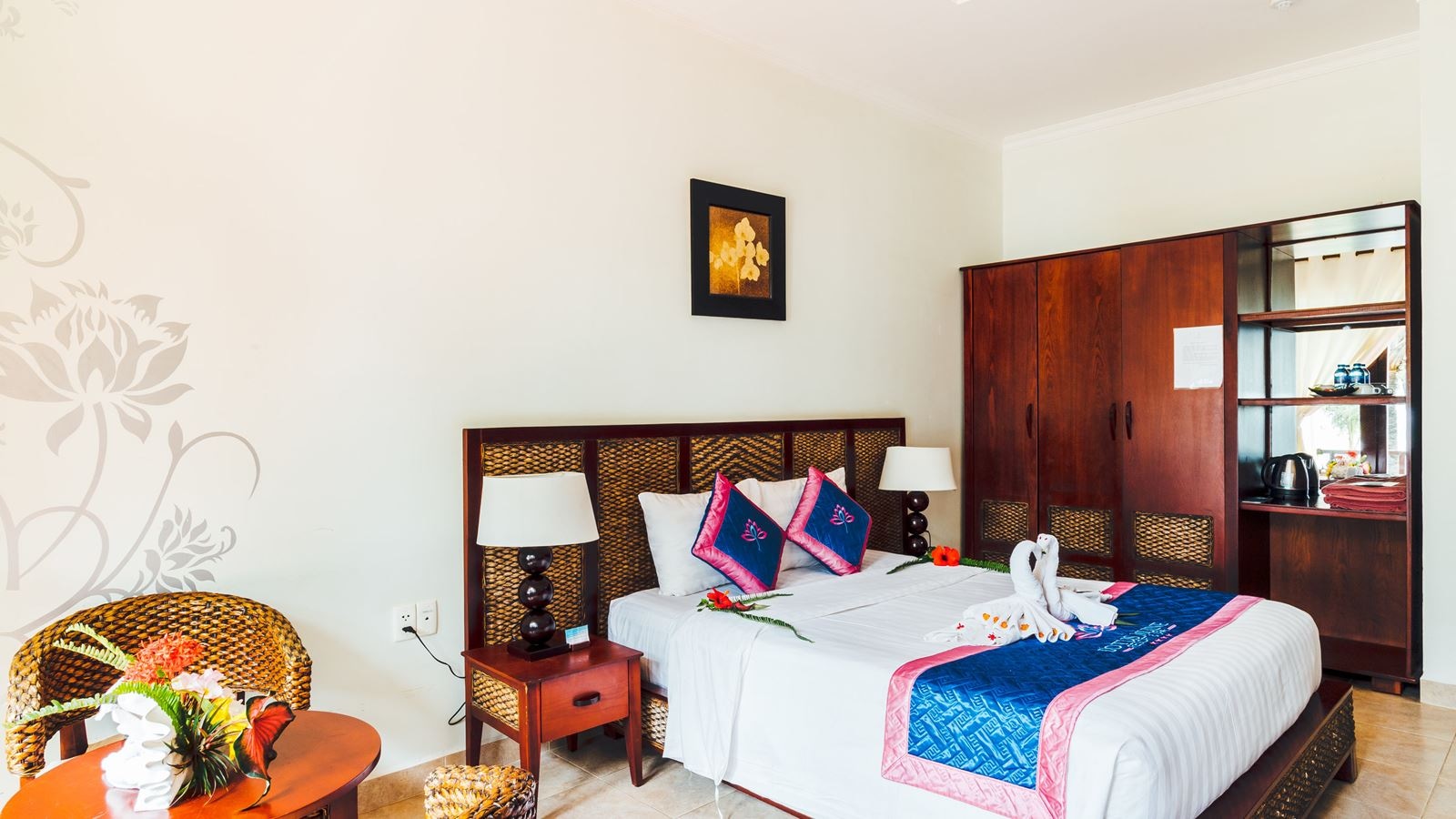 rooms-bungalow-ocean-view-balcony