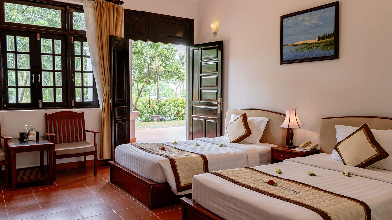 rooms-pool-view-room