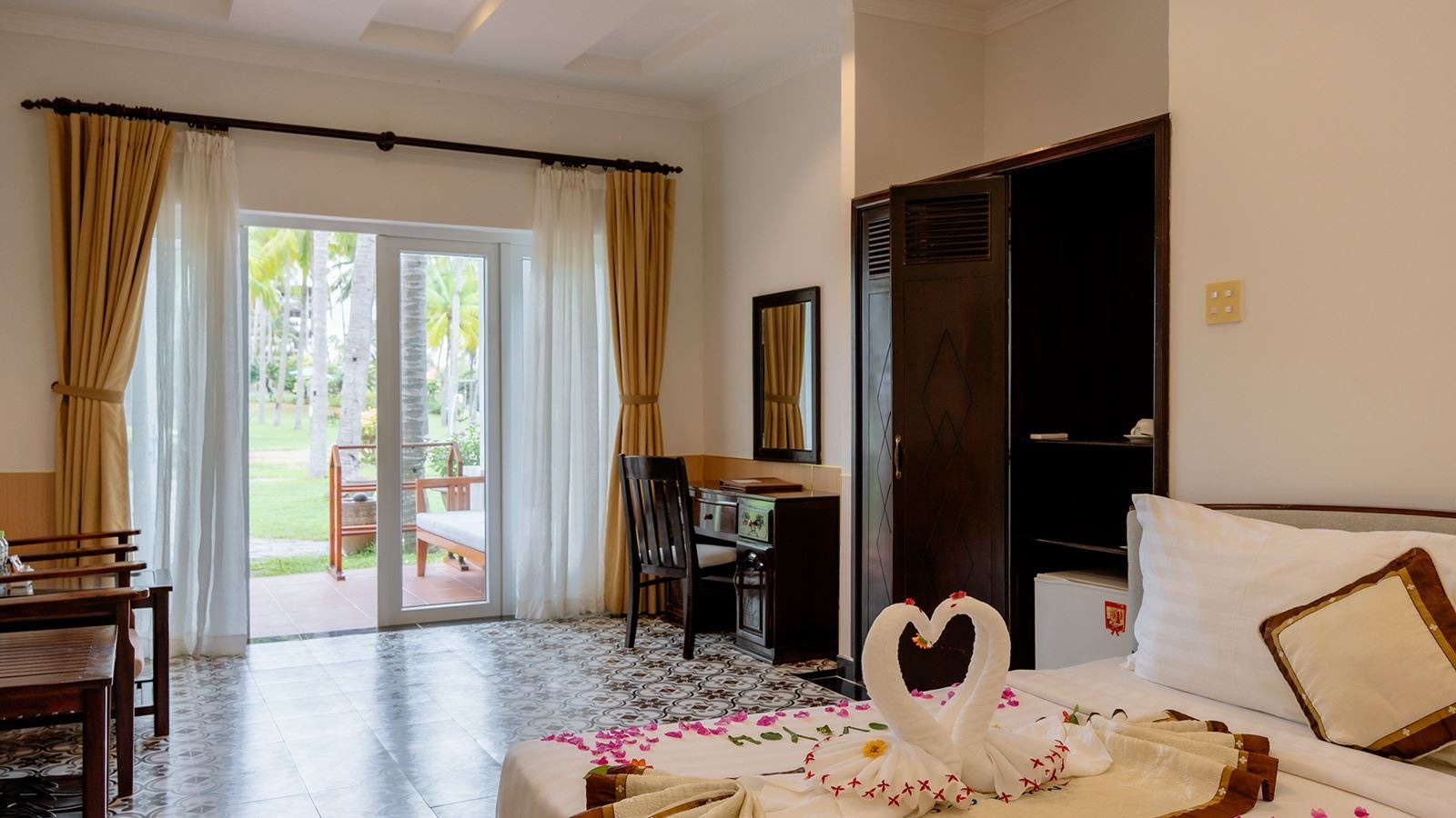 rooms-villa-gardenview-with-terrace-child-without-extra-bed