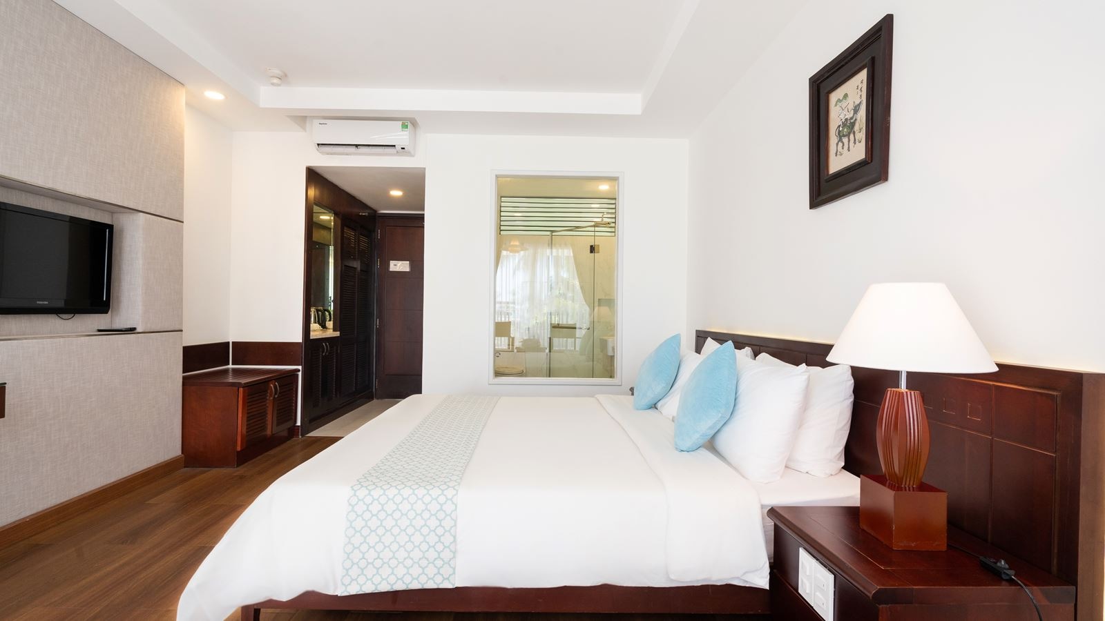 rooms-superior-ocean-view-with-balcony