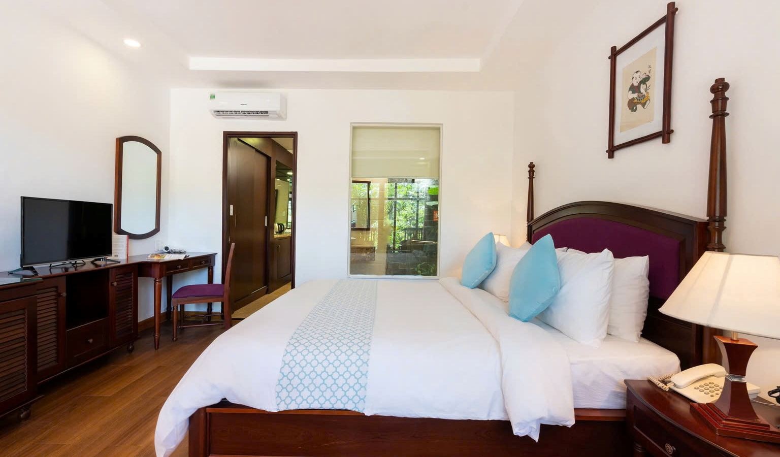 rooms-superior-pool-view-with-terrace