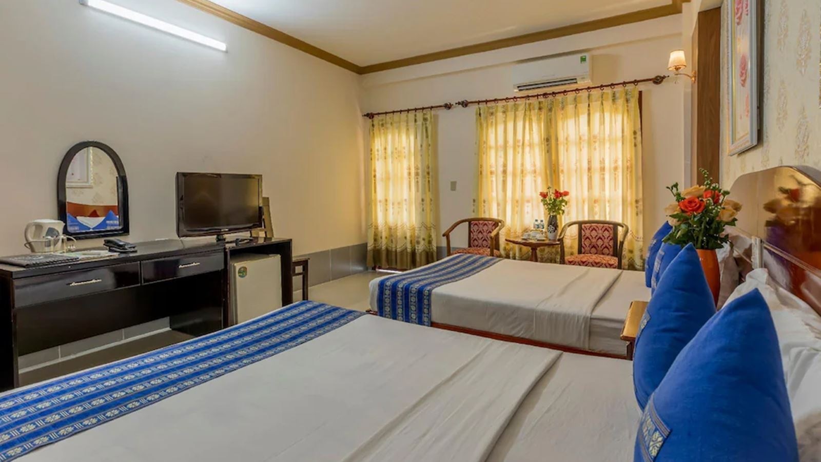 rooms-room-deluxe-garden-or-poolview-balcony