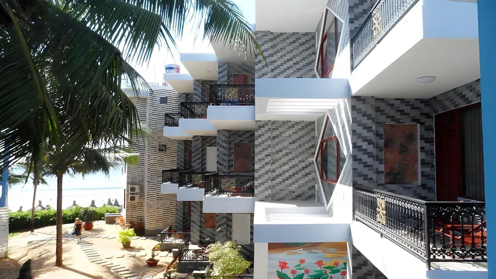 rooms-room-deluxe-ocean-or-garden-view-balcony-child-without-extra-bed