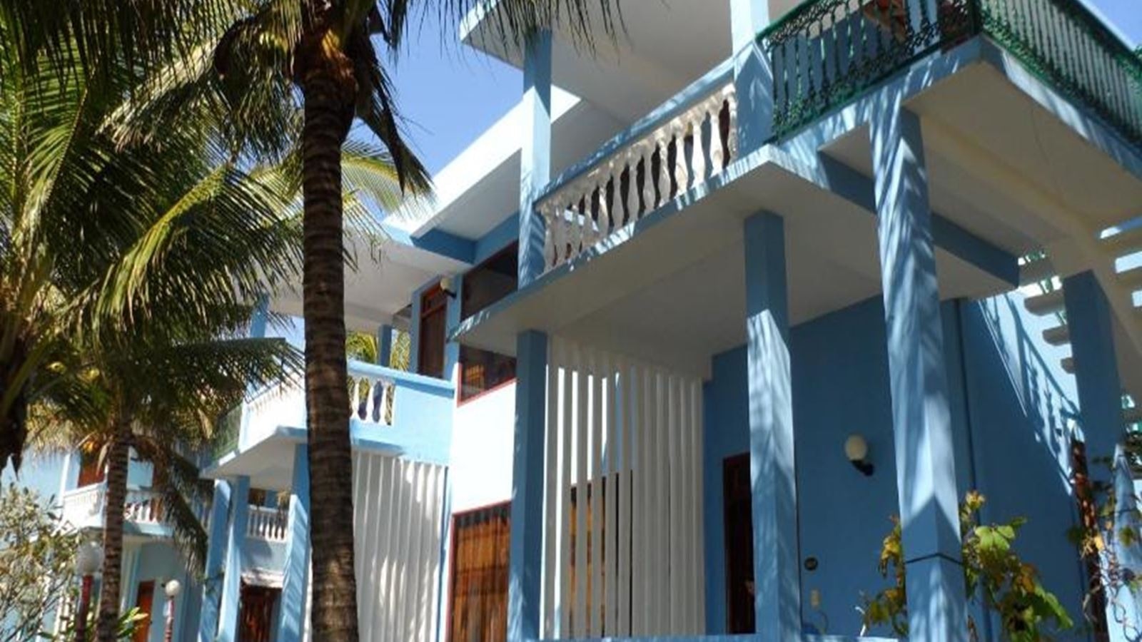 rooms-deluxe-front-ocean-villa-with-terrace