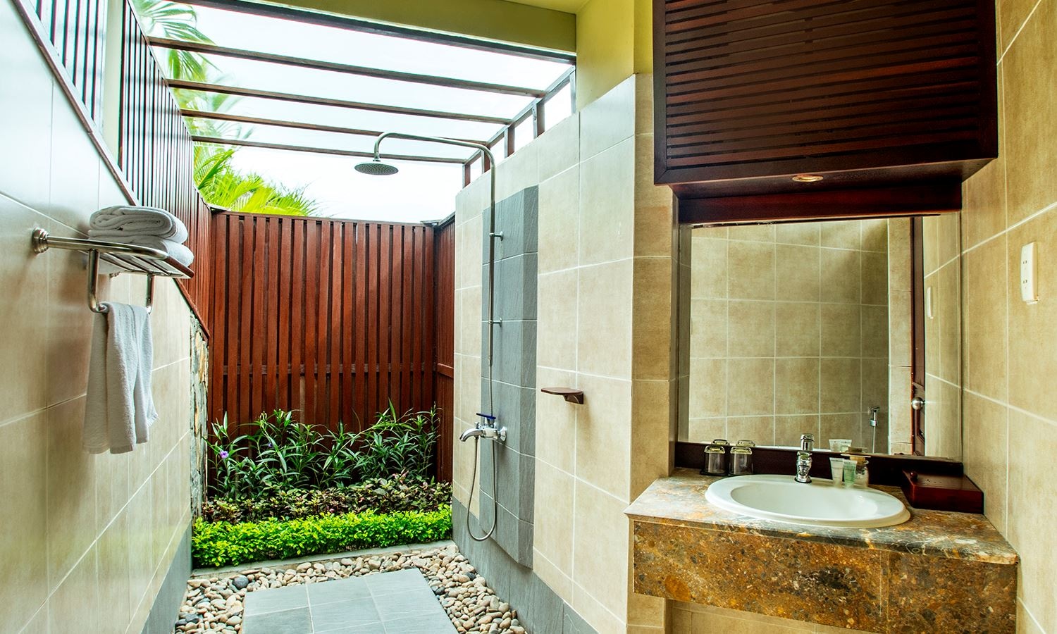 rooms-pool-villa-beach-front