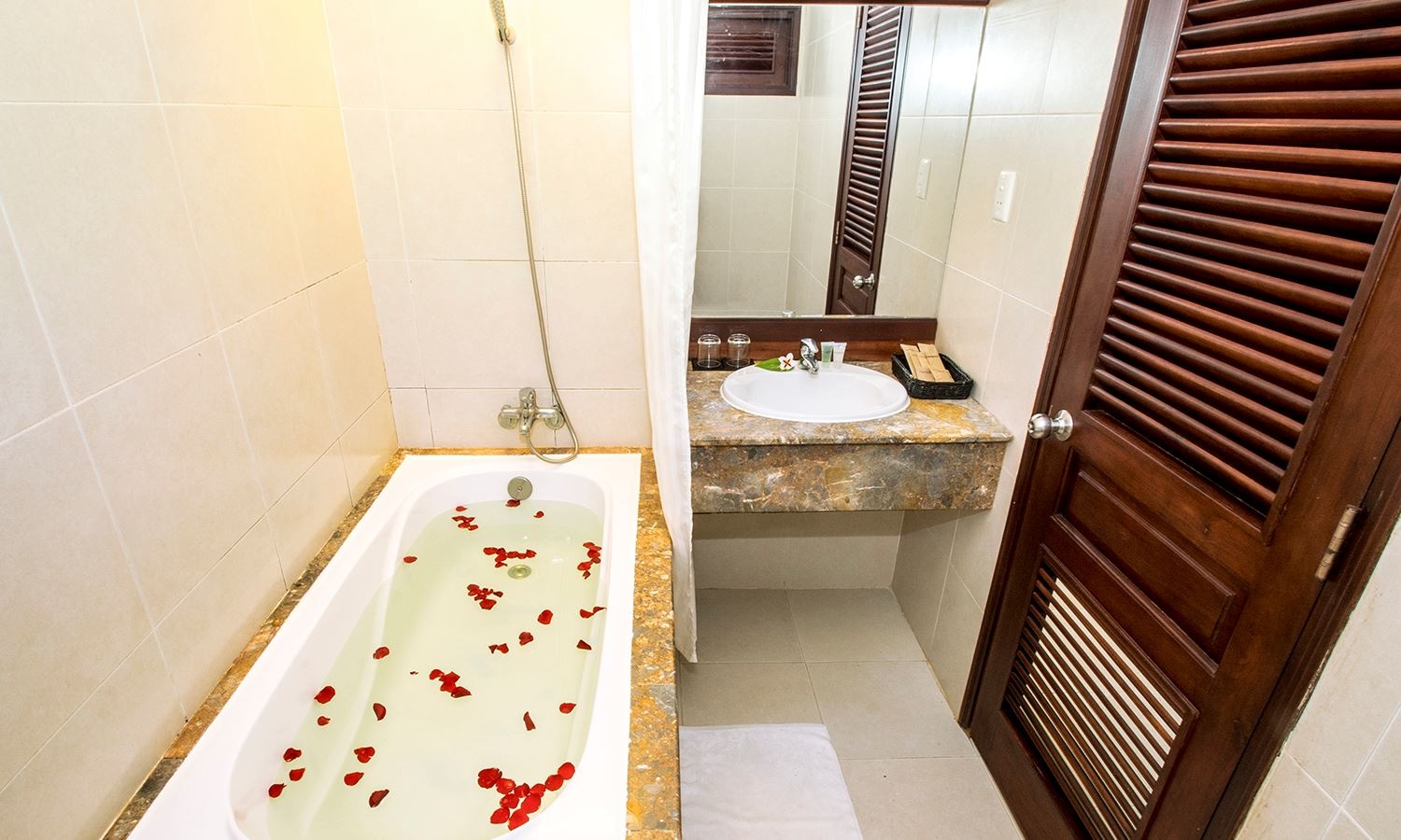 rooms-deluxe-ocean-view-child-without-extra-bed