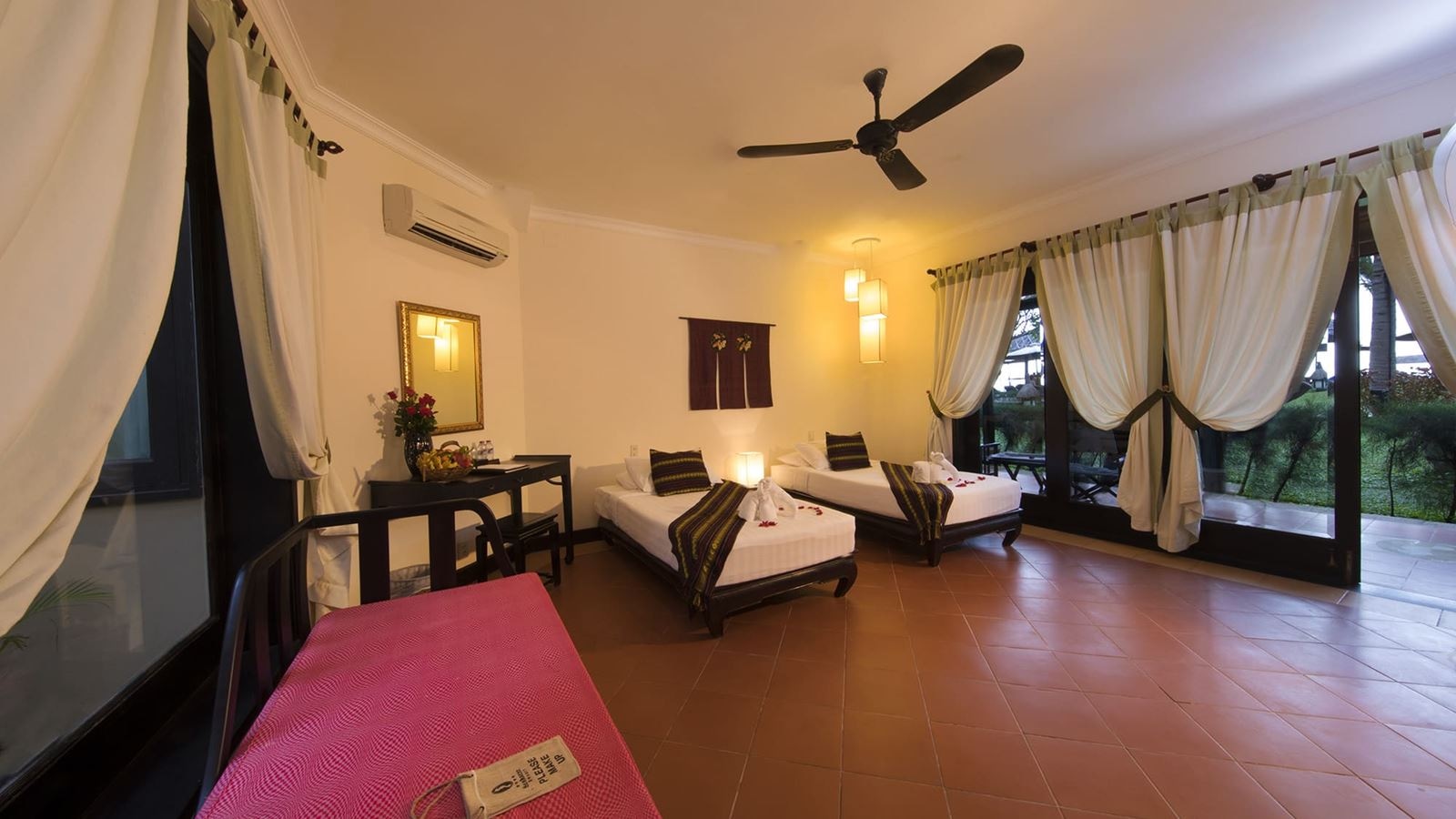 rooms-bungalow-pool-view-with-terrace