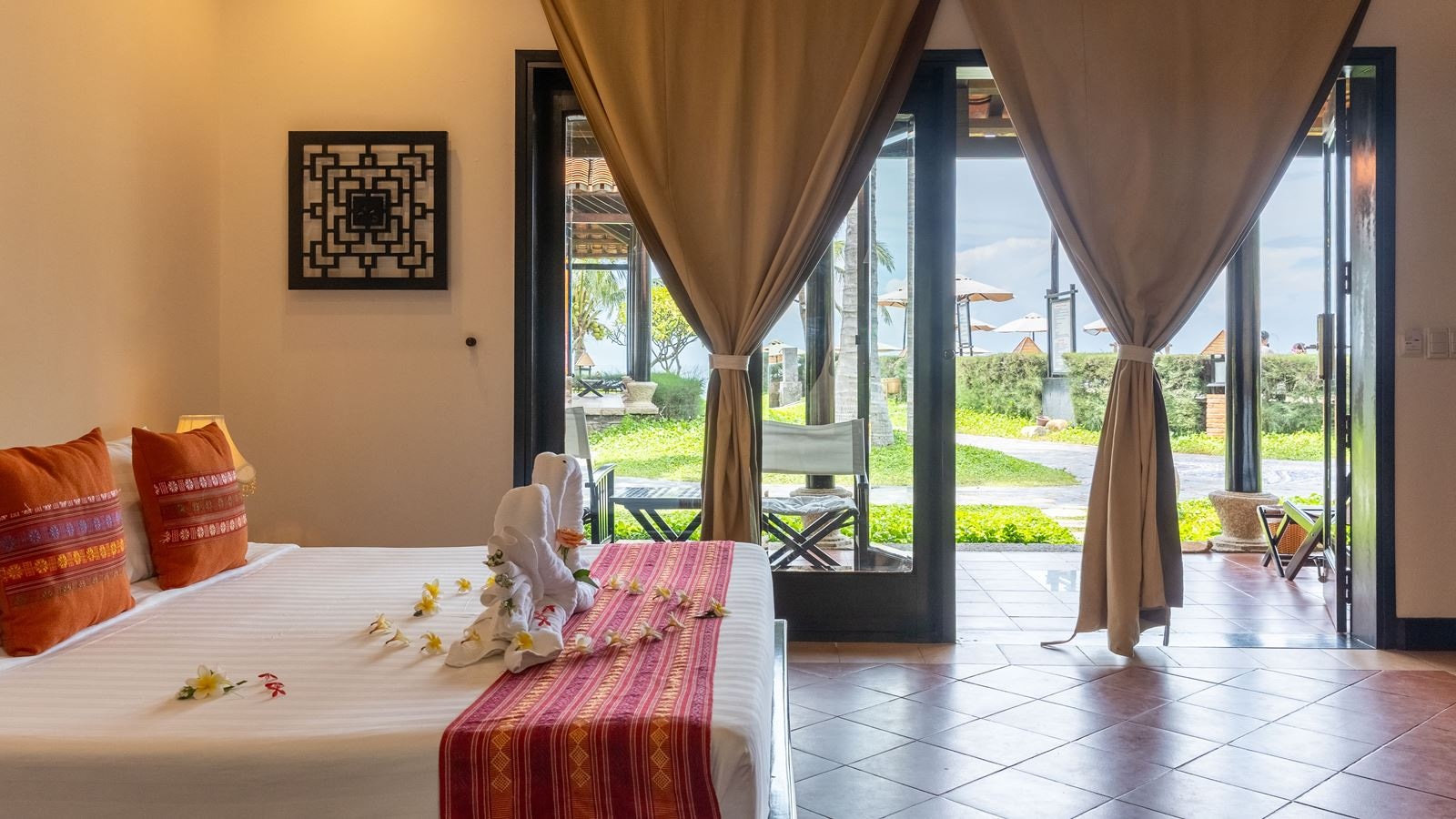 rooms-bungalow-sea-view-with-terrace