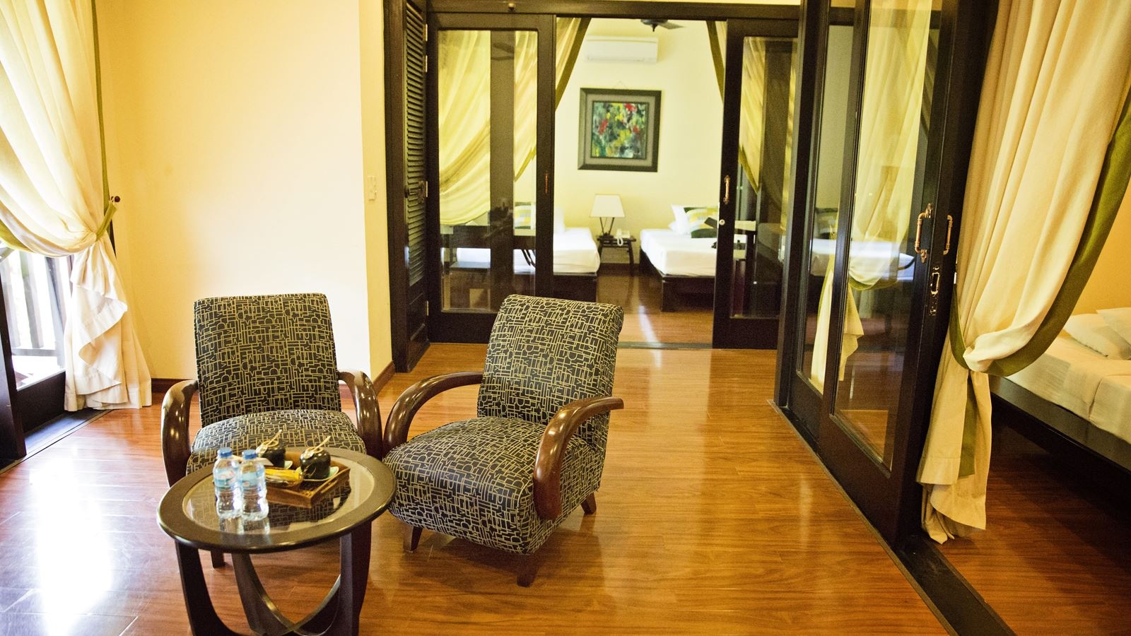 rooms-deluxe-family-balcony-or-terrace