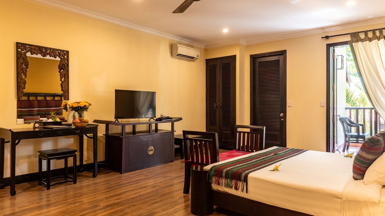 rooms-room-deluxe-garden-view-balcony-child-without-extra-bed