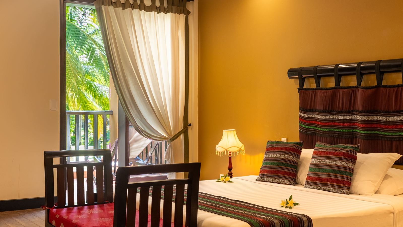 rooms-room-deluxe-garden-view-balcony-child-without-extra-bed