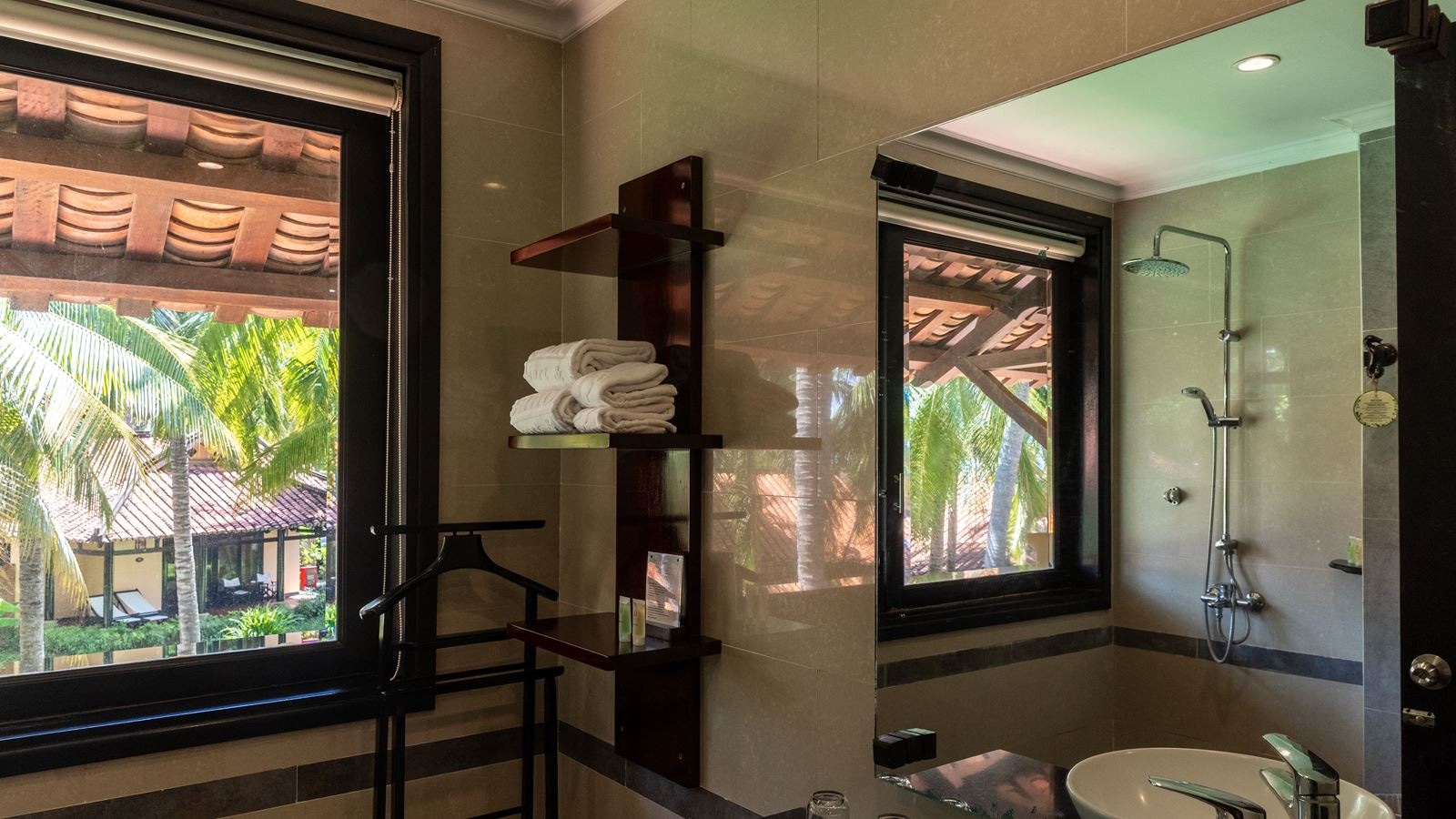 rooms-room-deluxe-garden-view-balcony-child-without-extra-bed