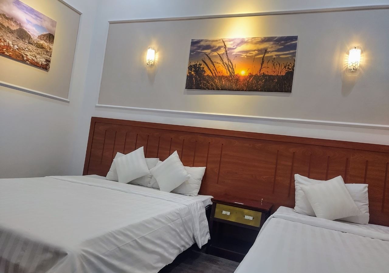 rooms-deluxe-seaview-with-balcony