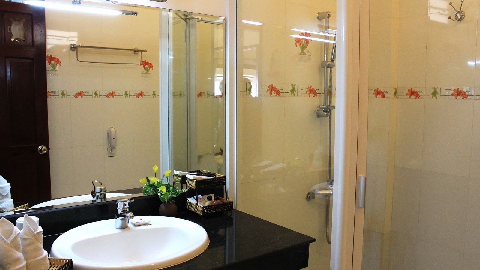 rooms-room-deluxe-hill-view-at-hill-side-with-balcony