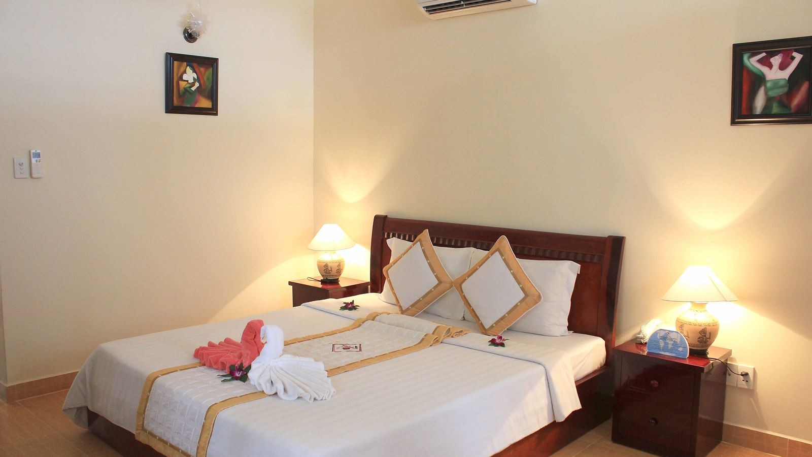 rooms-room-deluxe-beach-front-at-sea-side-with-balcony