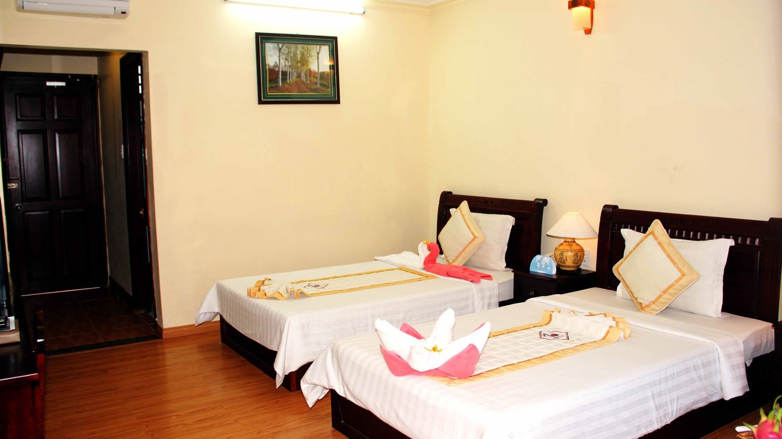 rooms-room-deluxe-hill-view-at-hill-side-with-balcony-child-without-extra-bed