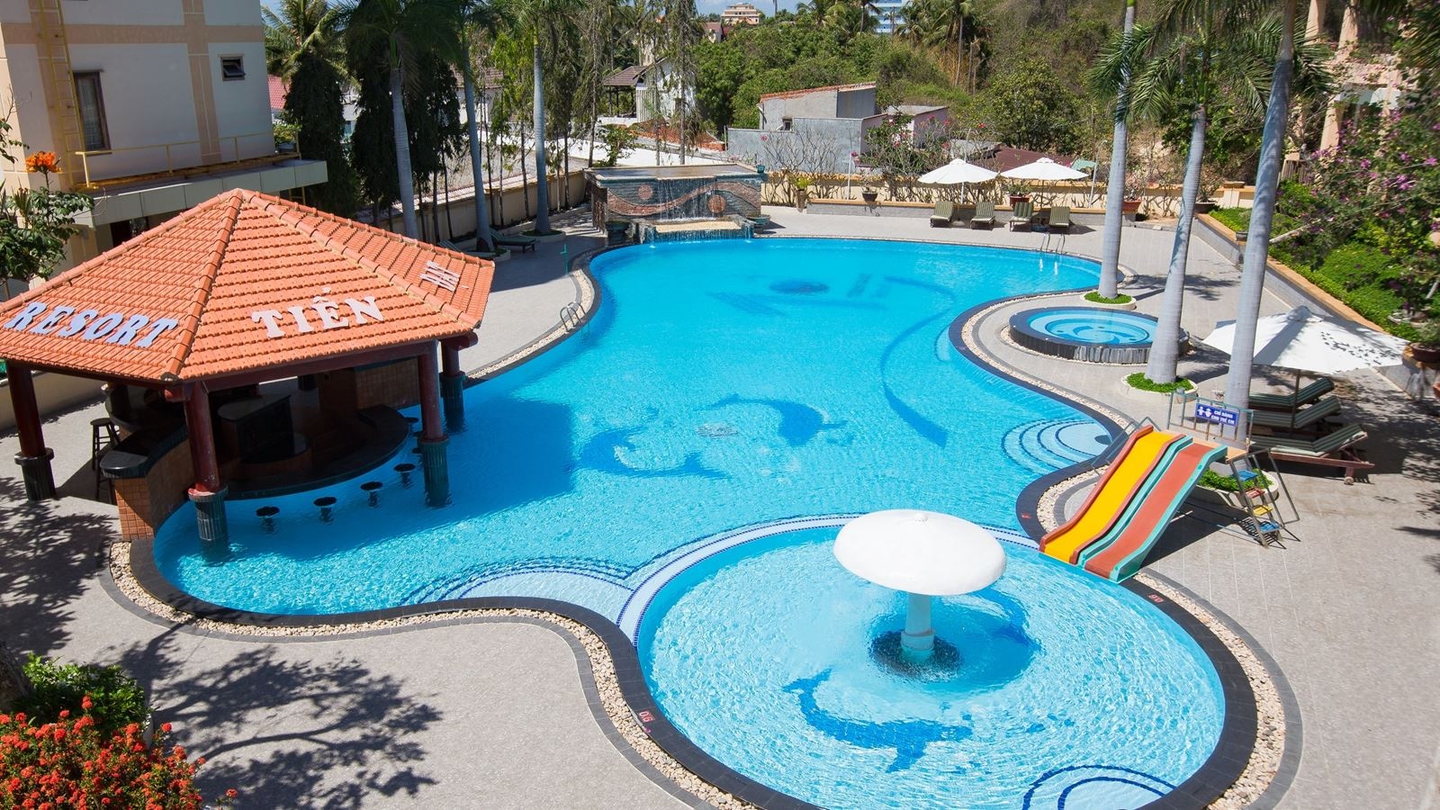 pools-outdoor--indoor-pool