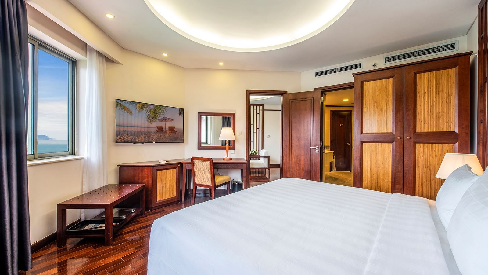 rooms-deluxe-suite-ocean-view