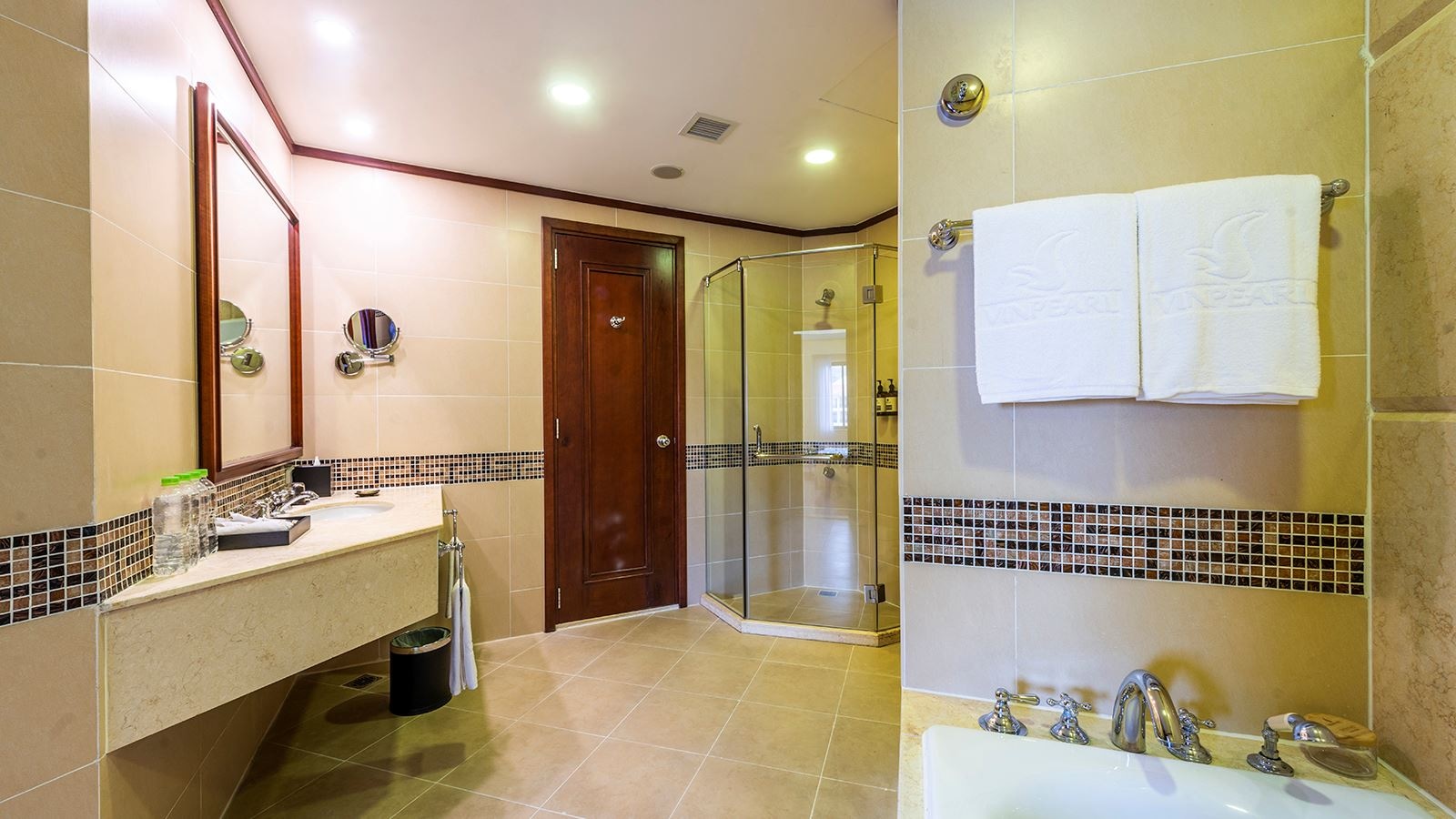 rooms-deluxe-suite-ocean-view