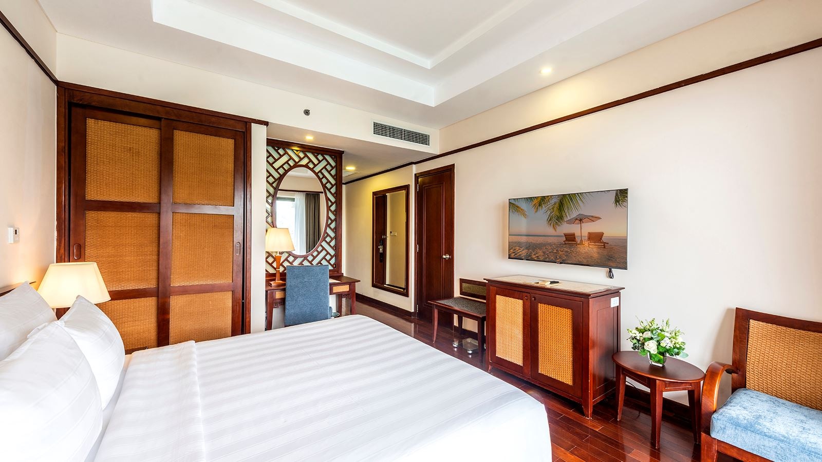 rooms-grand-deluxe-suite-ocean-view-child-without-extra-bed