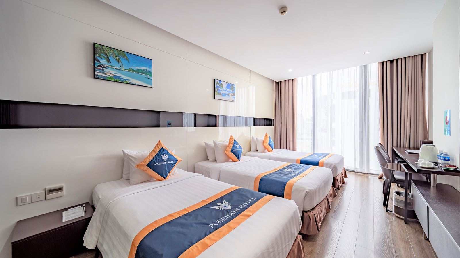 rooms-deluxe-city-view-with-window