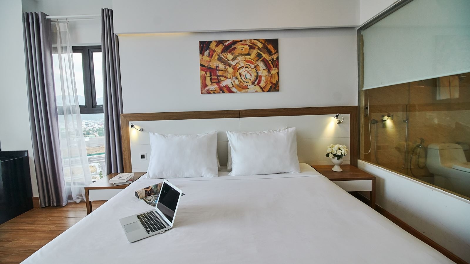 rooms-honeymoon-room