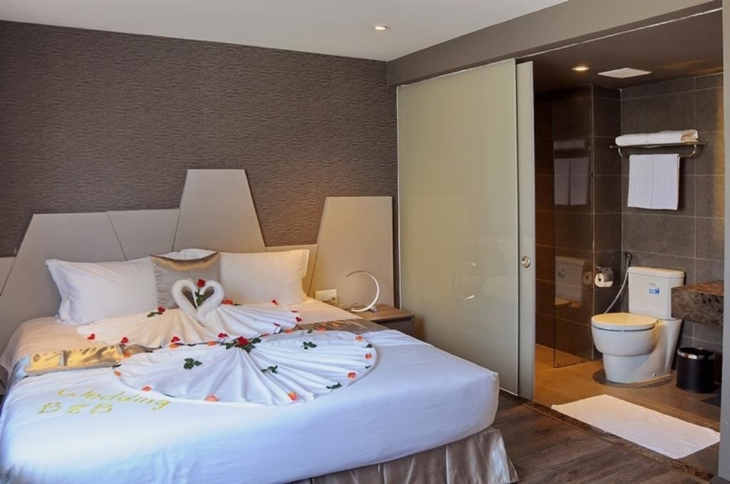 rooms-senior-deluxe-room