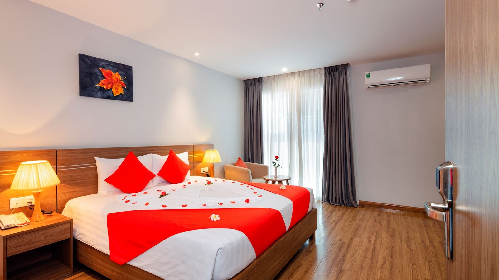 rooms-deluxe-city-view