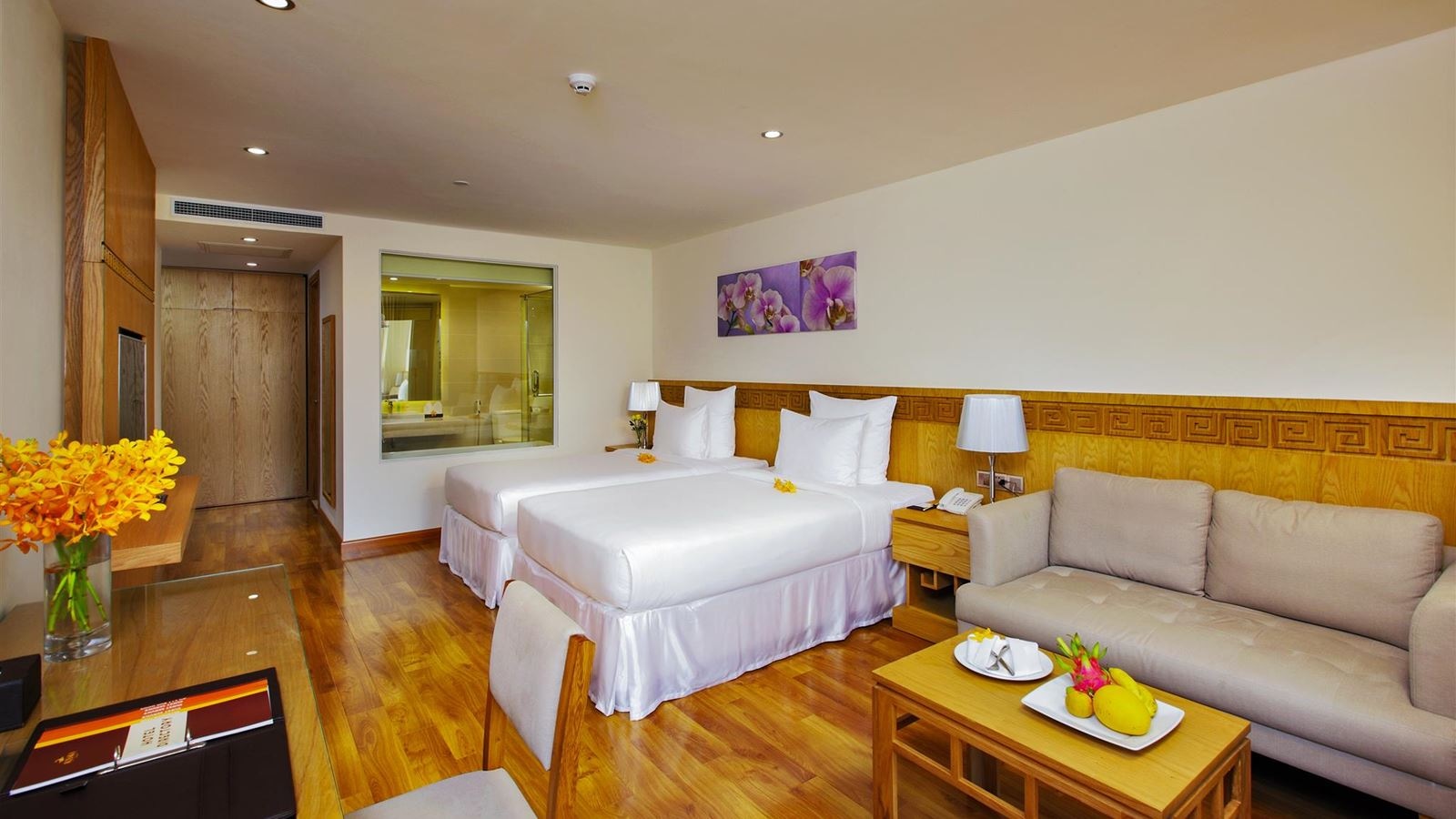 rooms-executive-city-view-with-balcony