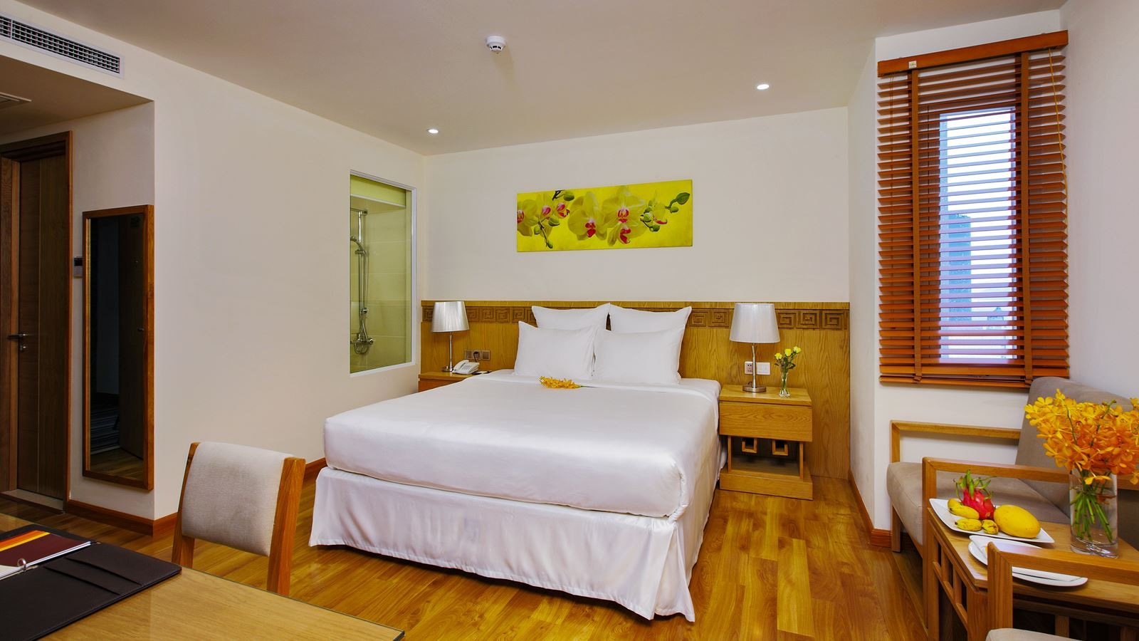 rooms-superior-with-small-window