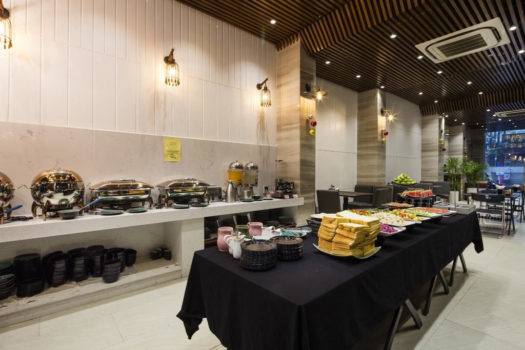 restaurants-maun-restaurant