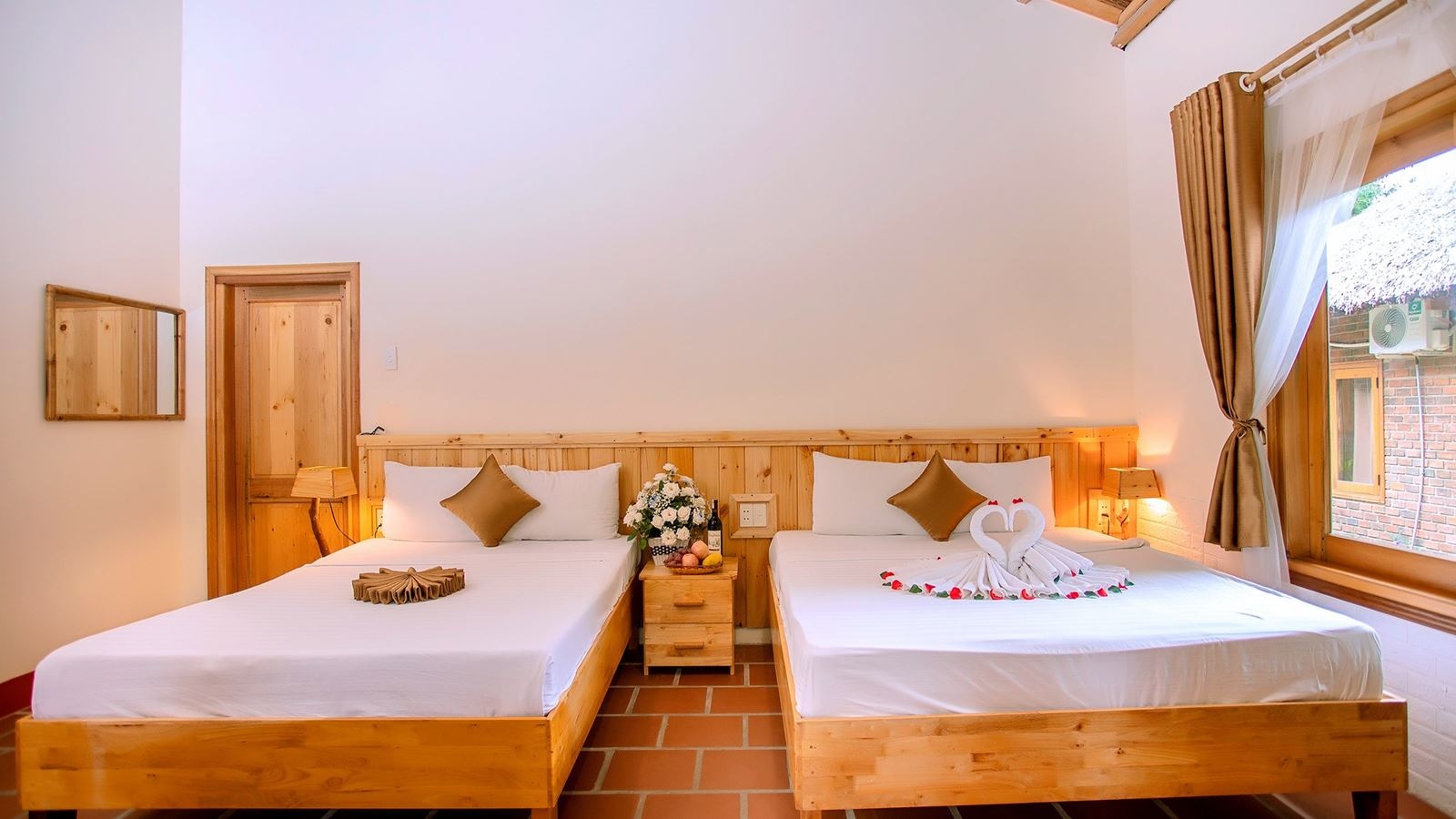 rooms-bungalow-with-terrace