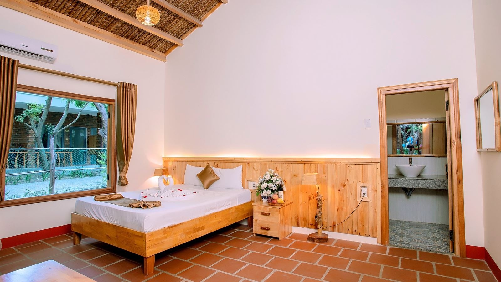 rooms-bungalow-with-terrace