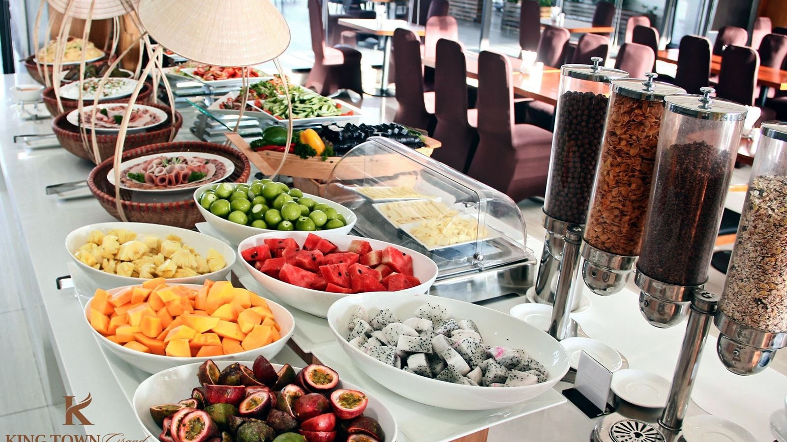 restaurants-king-town-grand-restaurant