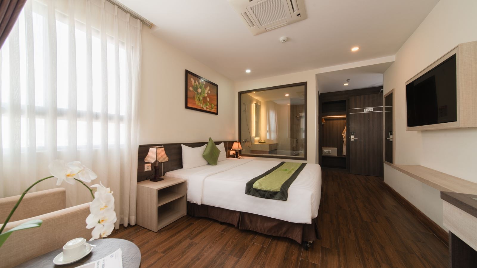 rooms-deluxe-with-balcony