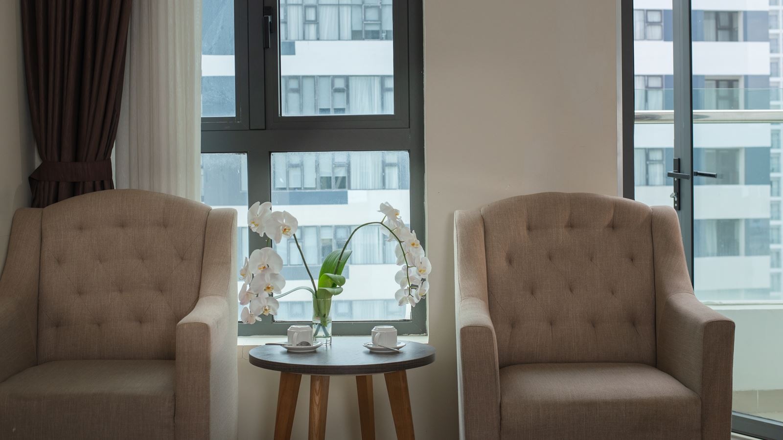 rooms-senior-deluxe-with-balcony-child-without-extra-bed