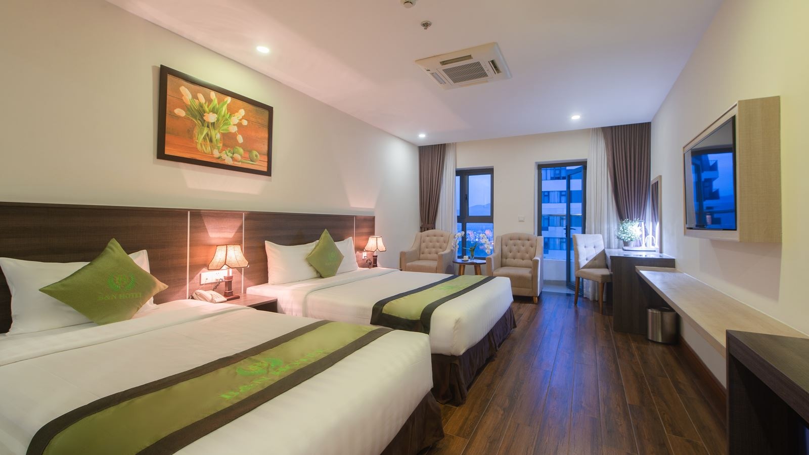 rooms-senior-deluxe-triple-with-balcony