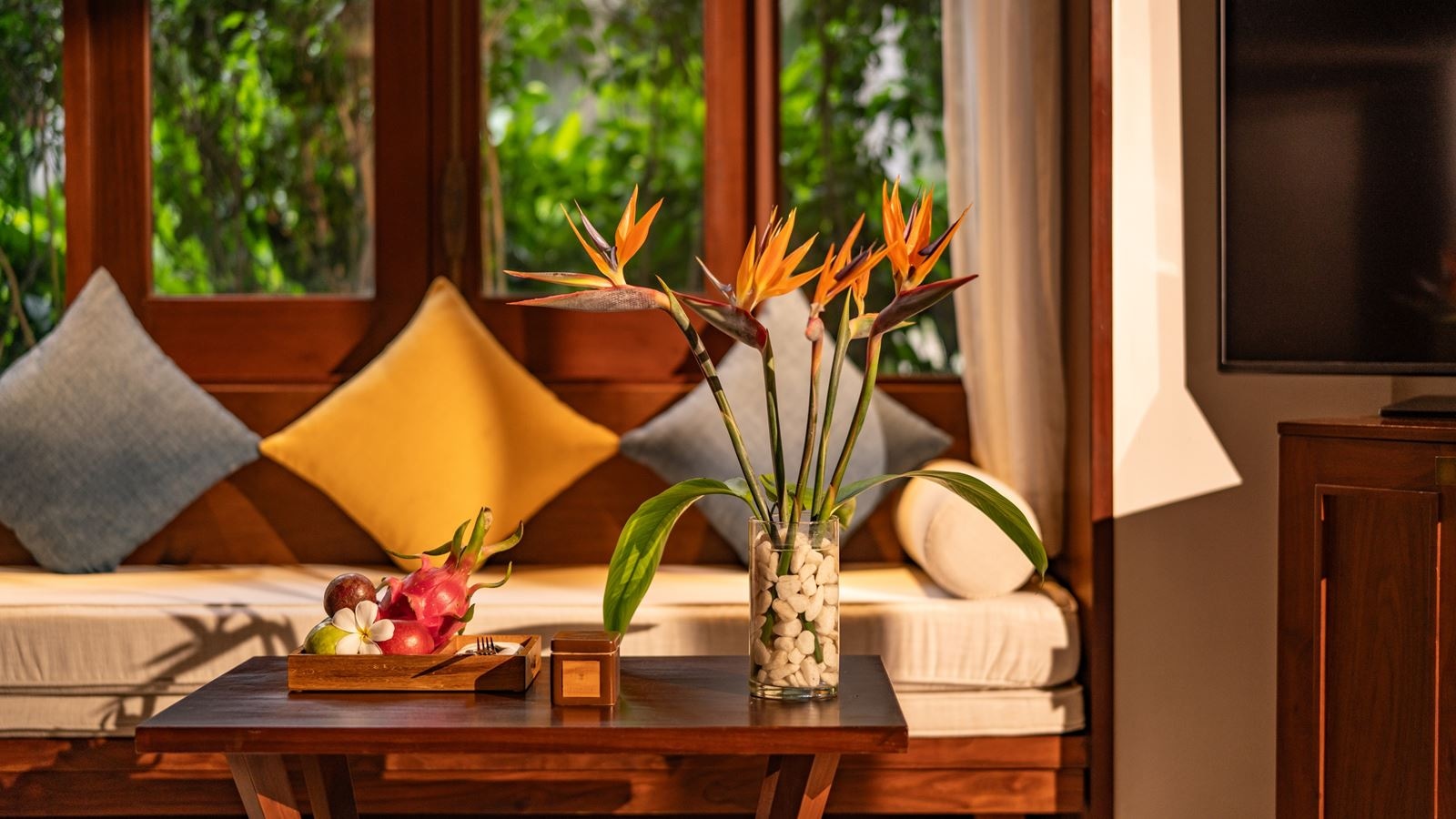 rooms-pool-view-villa