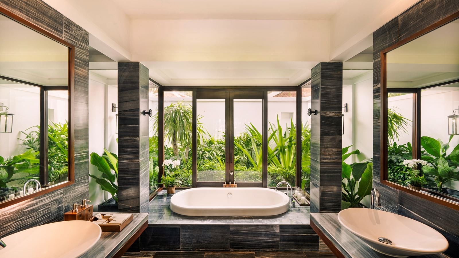 rooms-ocean-front-pool-villa