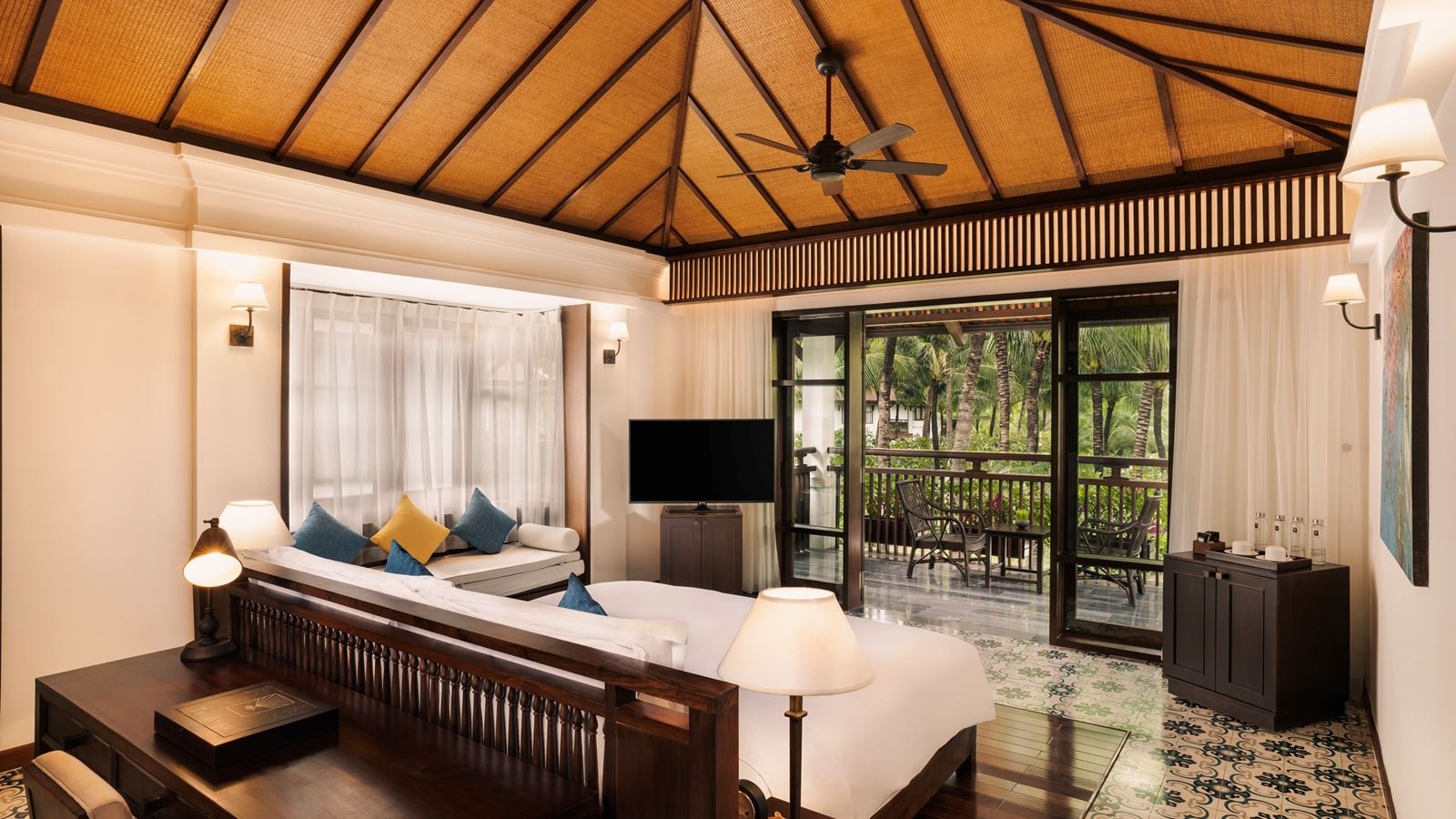 rooms-3-bedrooms-hill-top-pool-villa