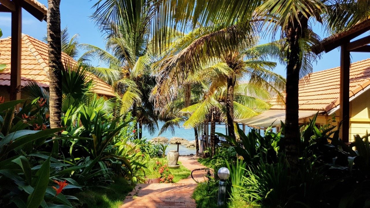 rooms-bungalow-sea-view-with-terrace