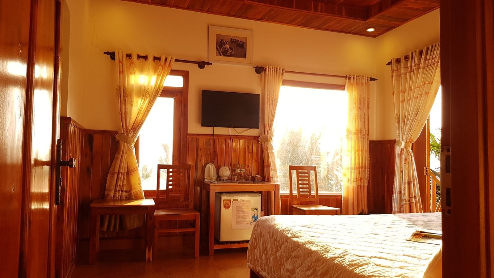 rooms-room-sea-view-with-balcony