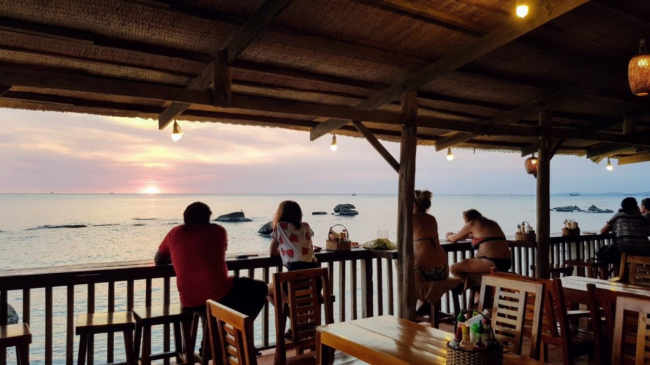 restaurants-freebeach-local-restaurant