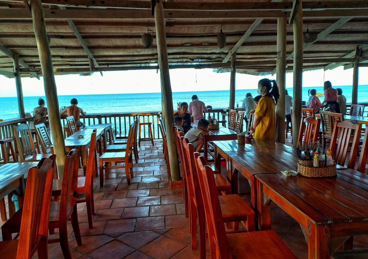 restaurants-freebeach-local-restaurant