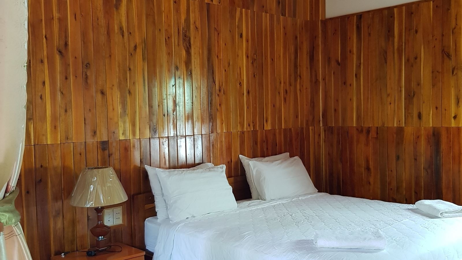 rooms-deluxe-double-roh-garden-view-with-balcony