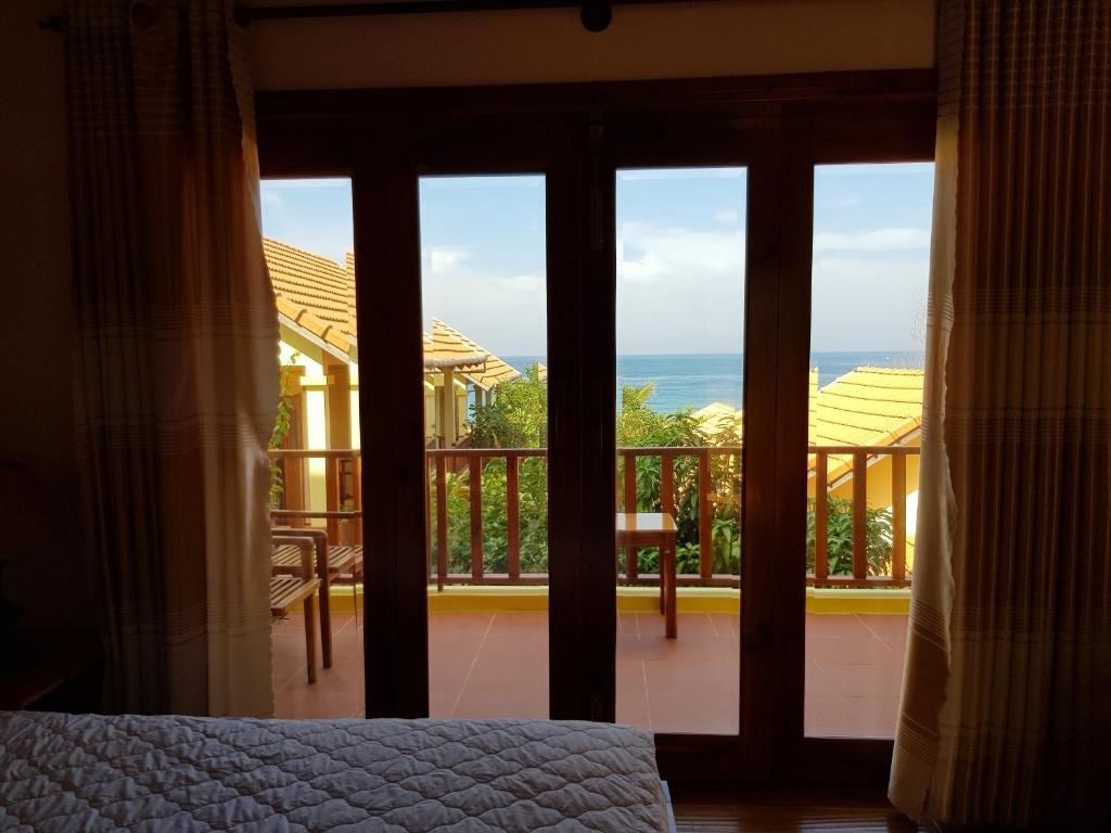 rooms-room-sea-view-with-balcony