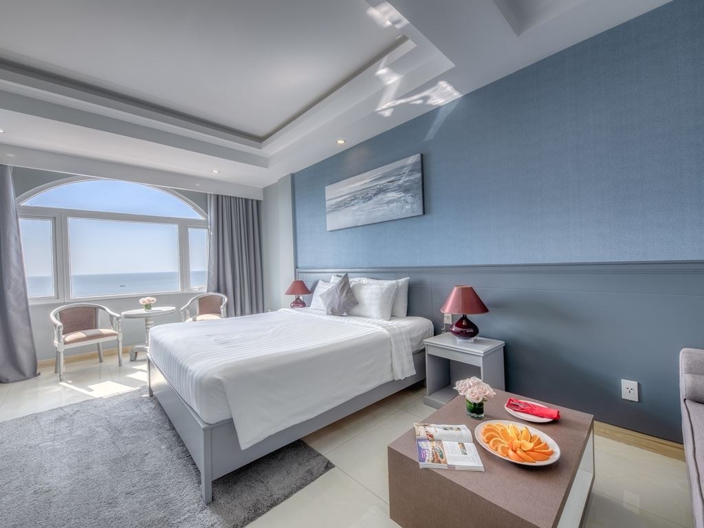 rooms-room-deluxe-with-window